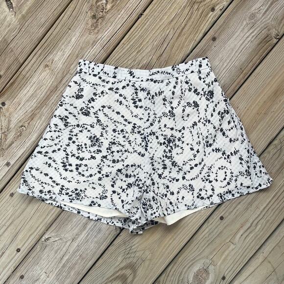 The Fifth Label White And Black Floral Print High Waisted Shorts Size XS - Picture 1 of 8